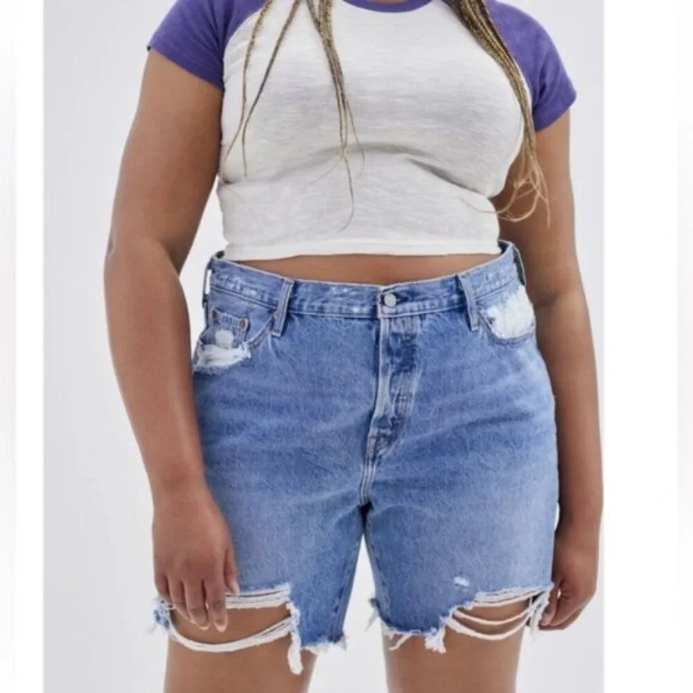 Urban Outfitters x Levi’s | 501 90s Vintage Denim Light Jean Shorts New Plus 22W - Picture 1 of 10
